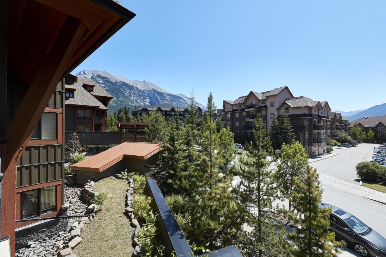 Sunset Ridge - Luxurious Corner Condo - Spectacular Mt Views With Open Pool! Canmore Exterior foto