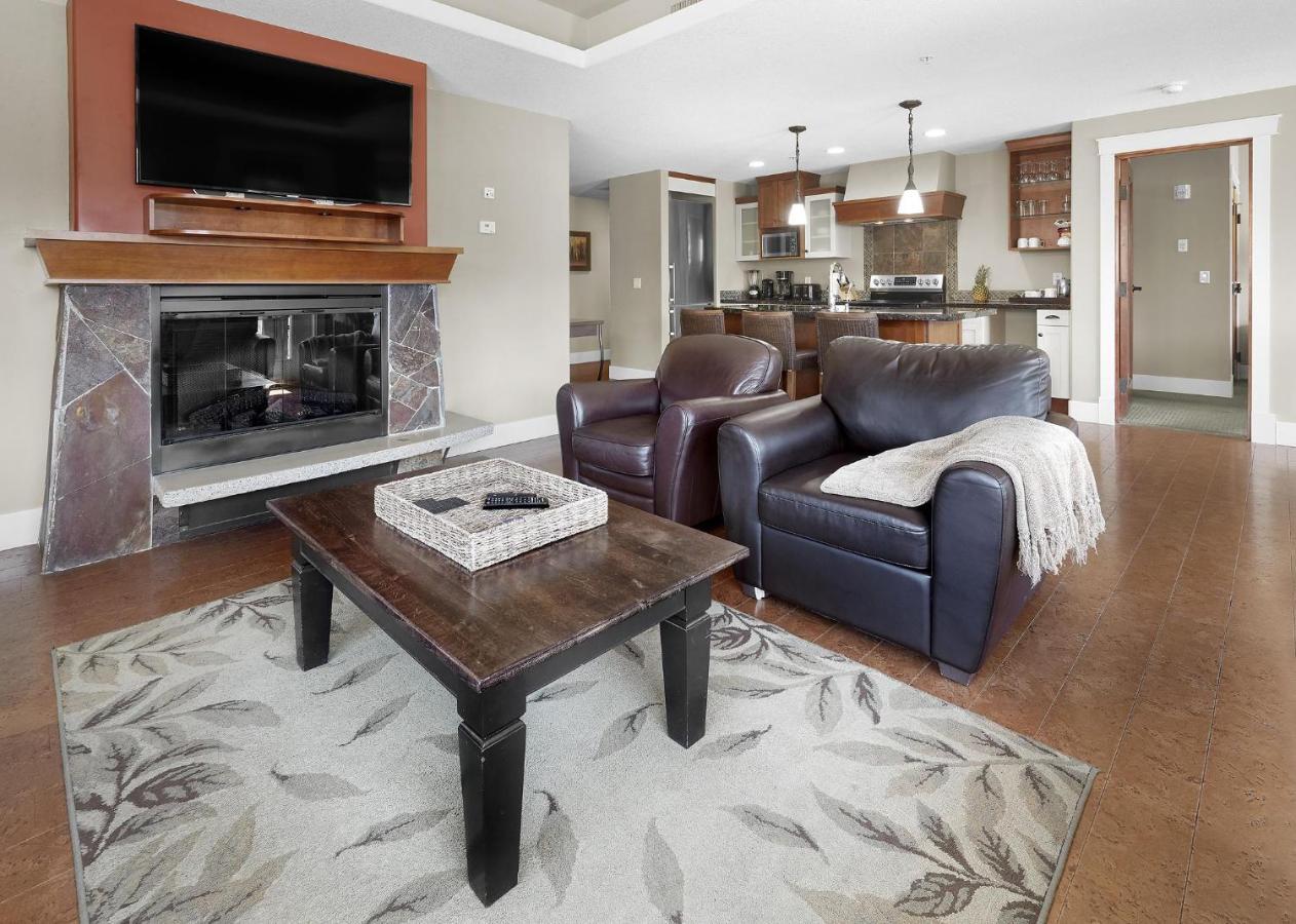 Sunset Ridge - Luxurious Corner Condo - Spectacular Mt Views With Open Pool! Canmore Exterior foto